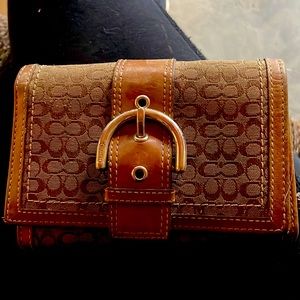 Coach clutch lightly used good condition